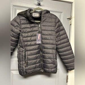 Jackson Hole Outfitters women’s black puffer jacket. NWT! Size Medium